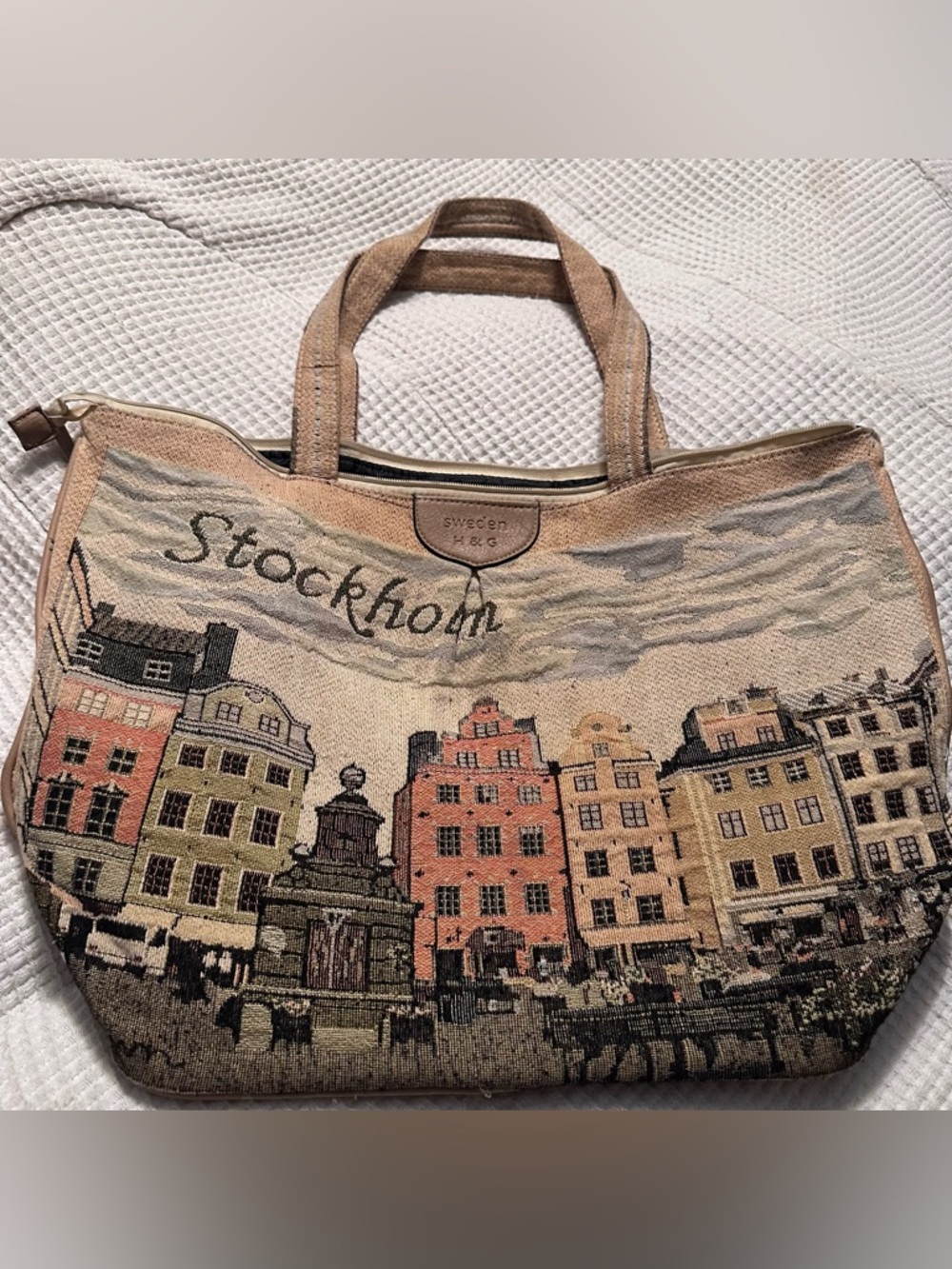 Sweden H&G Cityscape Tapestry Tote Bag with Zipper Accent